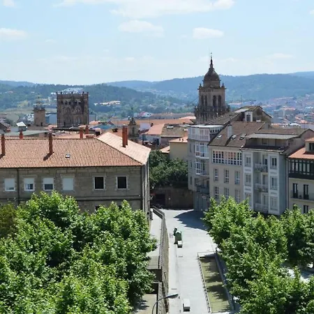 Amplio Y Luminoso Piso En El Centro De *